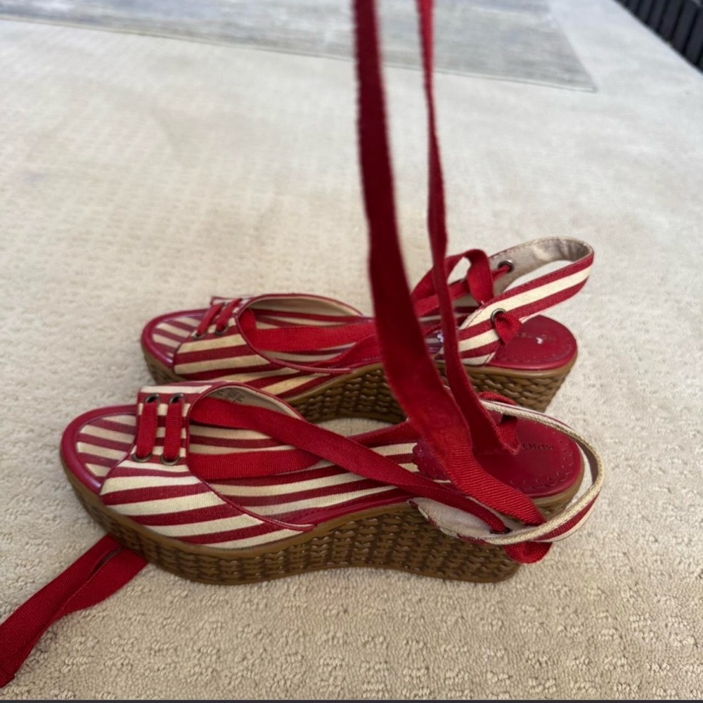 SOLD‼️Montego Bay Club Red and White Espadrille Wedges